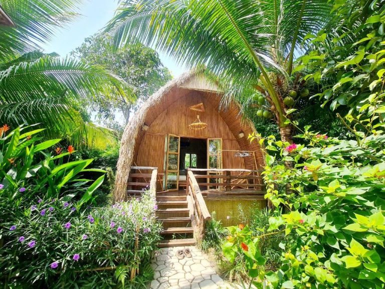 Deluxe Bungalow with Garden View
